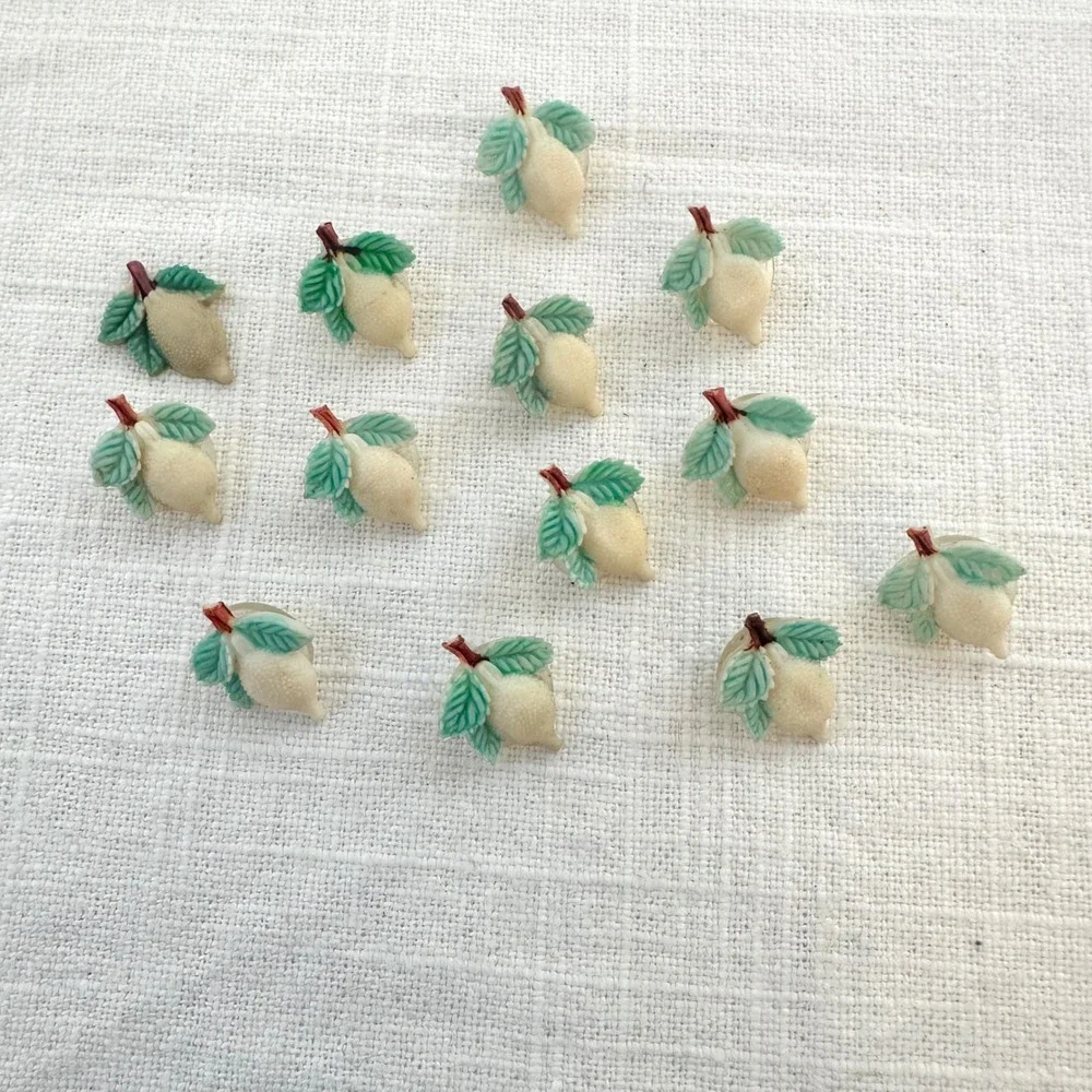 Set of 13 Vintage Lemon Buttons Yellow Vtg Crafts - Picture 2 of 5